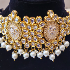 Esha Elegant Kundan Choker Necklace With Earrings