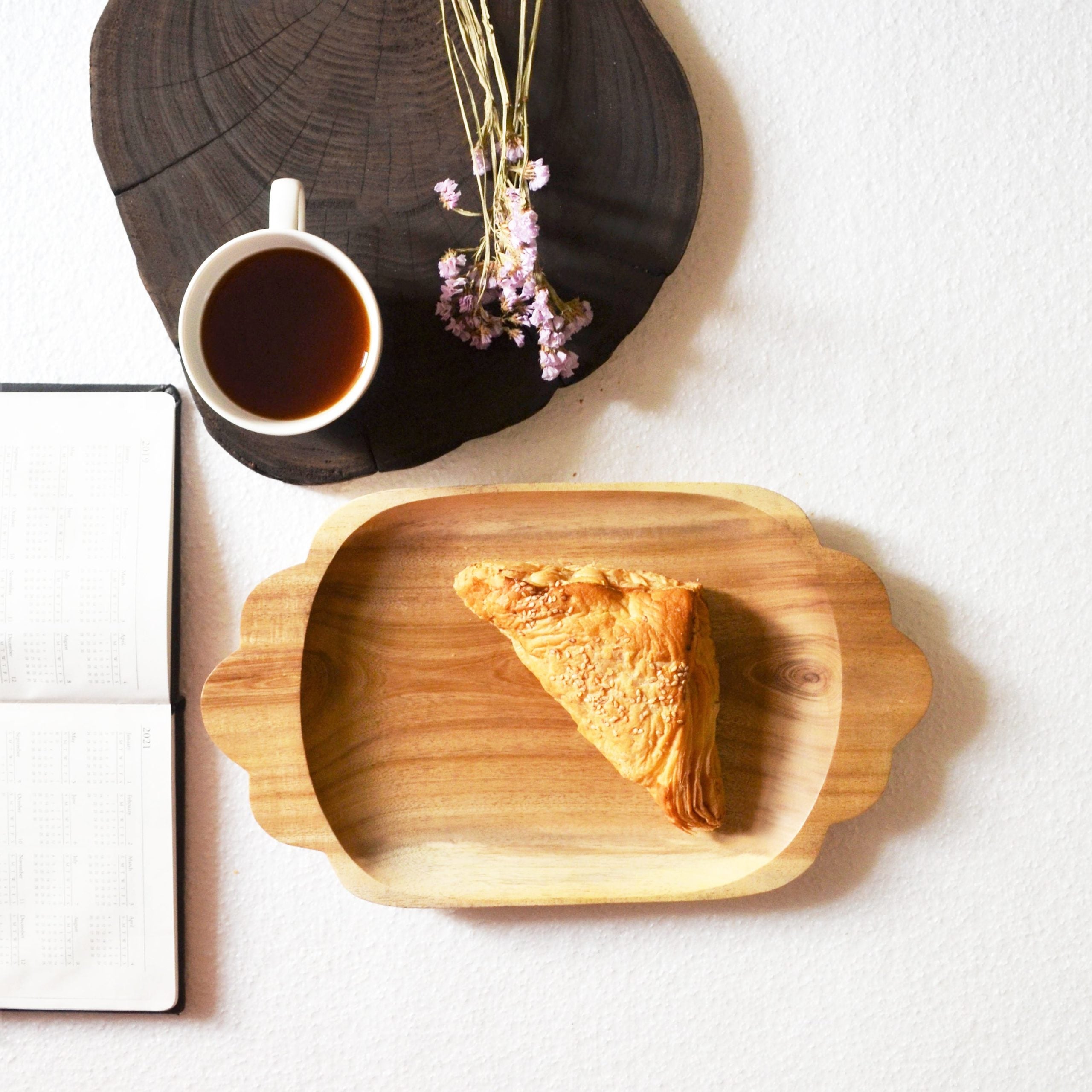 Scallop Rectangle Wooden Platter Tray - waseeh.com