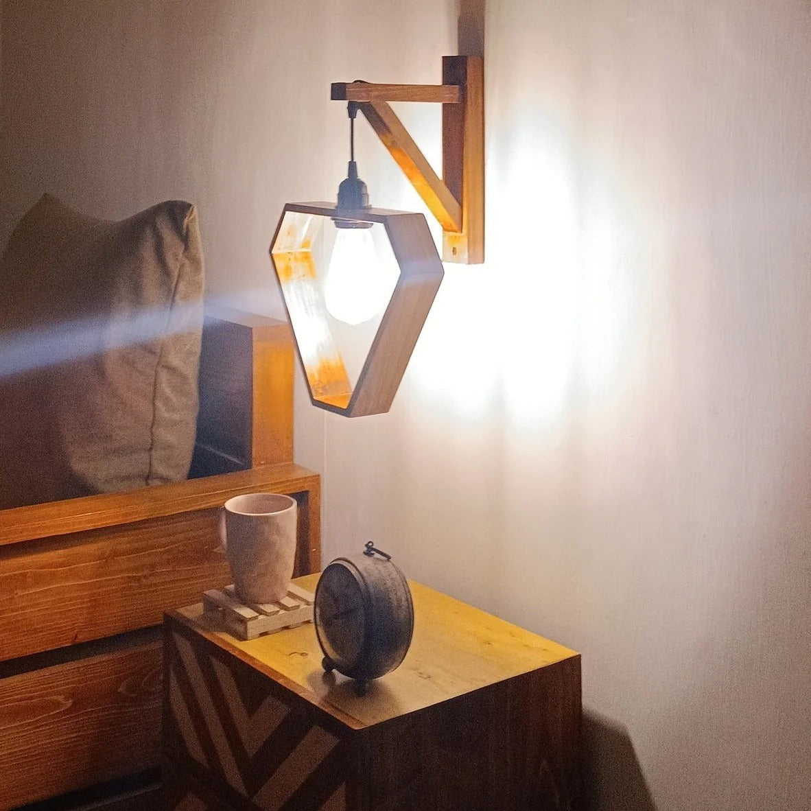 Hextrian Wooden Wall Light Wall Hanging Lamp